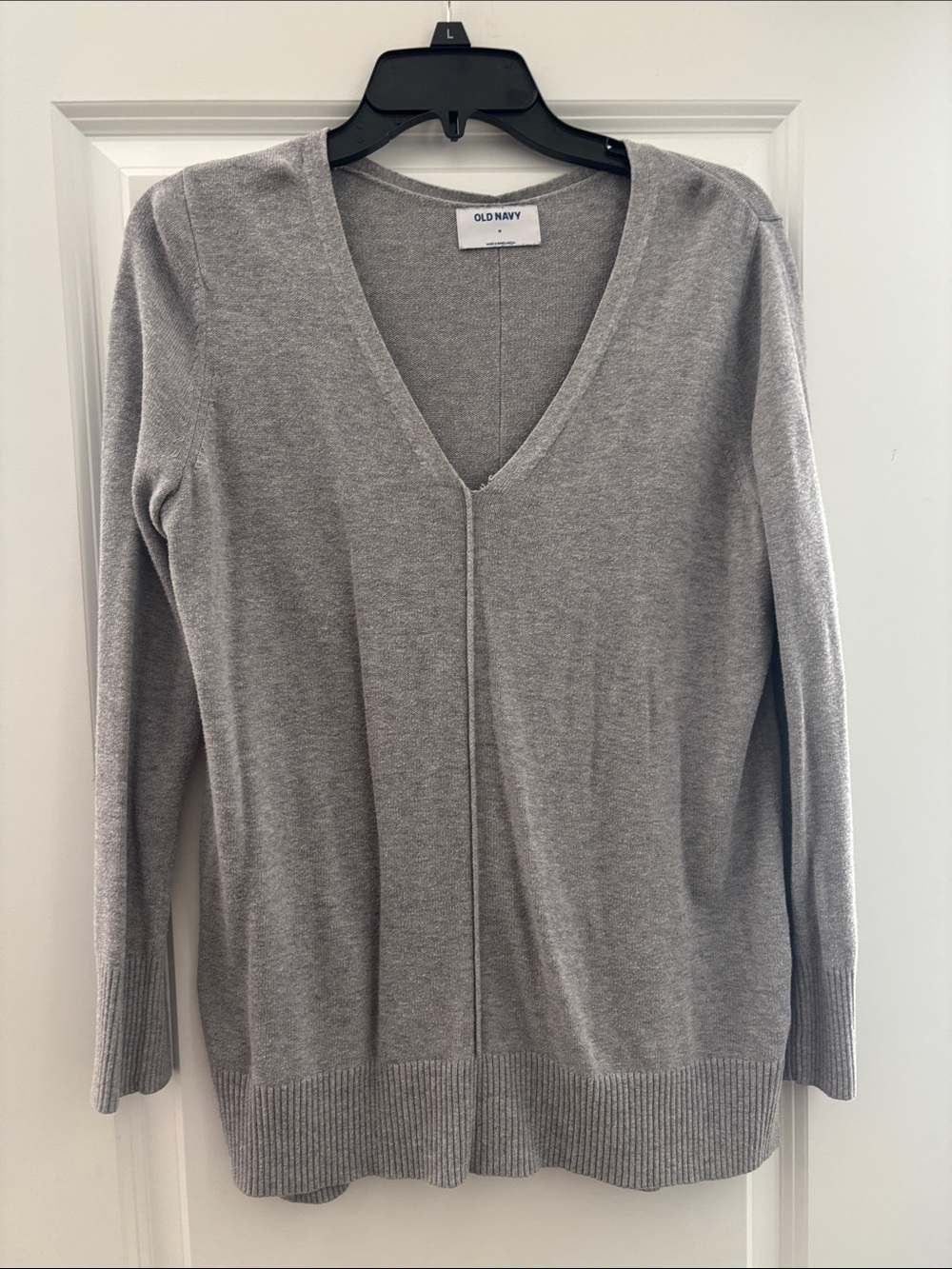 Old Navy Light Gray V-Neck Women's Sweater